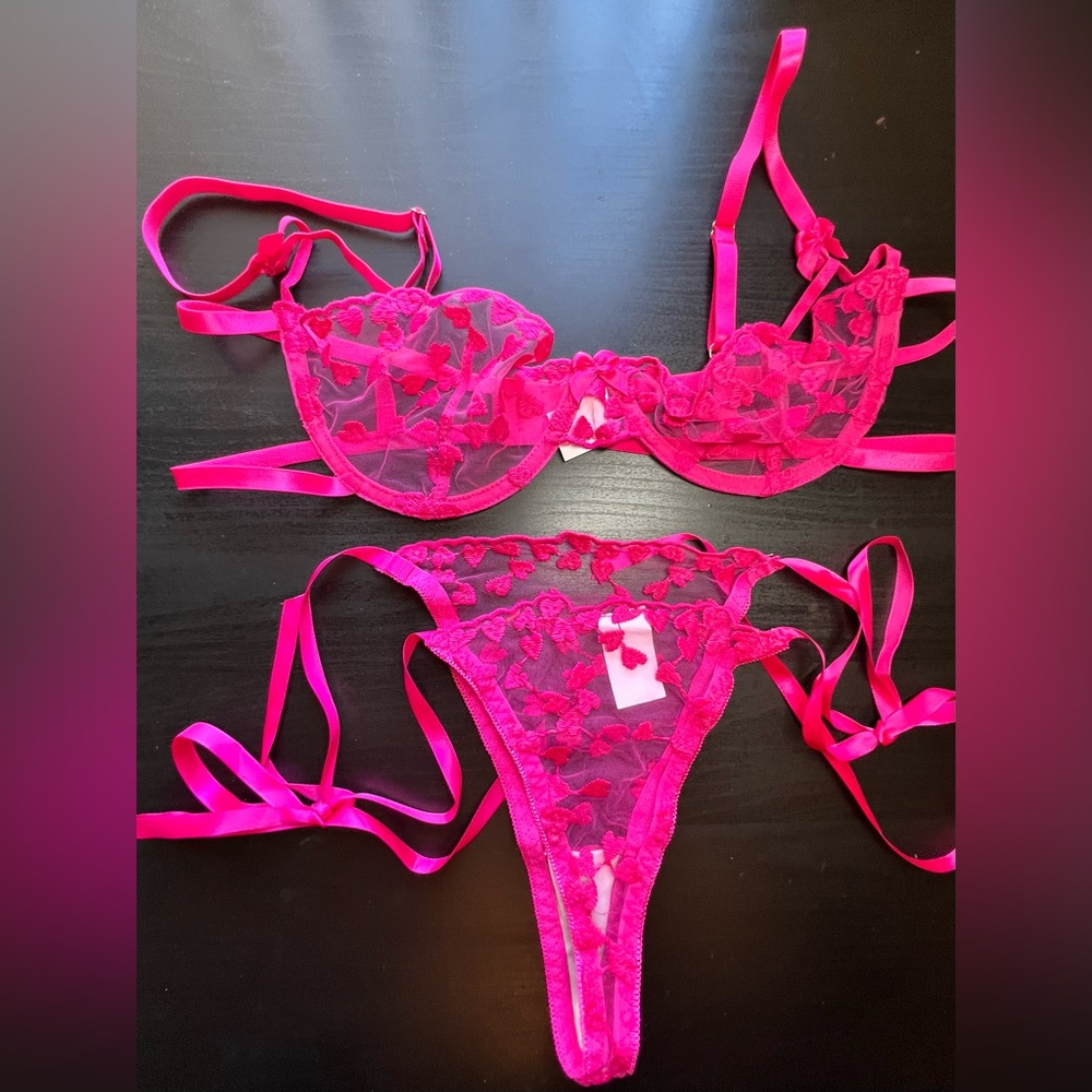 Elegant Pink Lace Lingerie Set